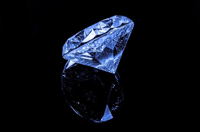 Picture of a diamond.